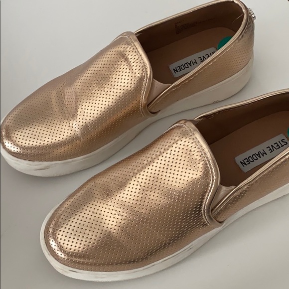 Steve Madden Slip On Shoes - Picture 2 of 3